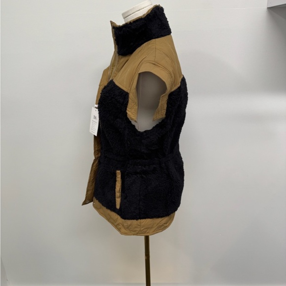 NWT faux fur lined olive green vest XS - Picture 2 of 10